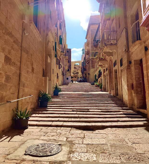 Cove 532 By Savynomad Harbour Residences Wow View Valletta Bagian luar foto